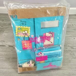 Vintage 2002 Sanrio Hello Kitty Avon Exclusive Locker and Cheerleader Outfit NEW